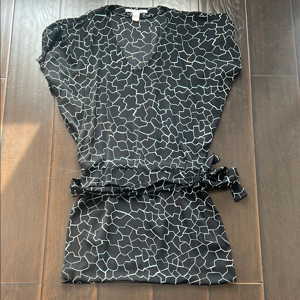 Diane Von Furstenberg Oversized Black and Blue Patterned Dress, size 8